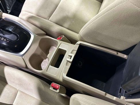 Used 2016 Nissan Rogue SV image 56