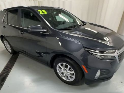 Used 2023 Chevrolet Equinox LT image 2