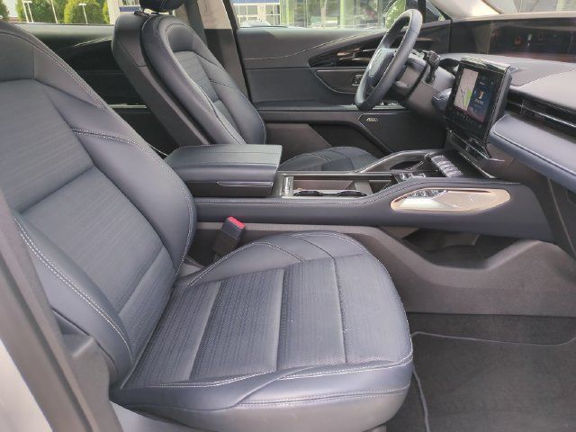 Used 2025 Lincoln Nautilus Reserve AWD/4WD image 28