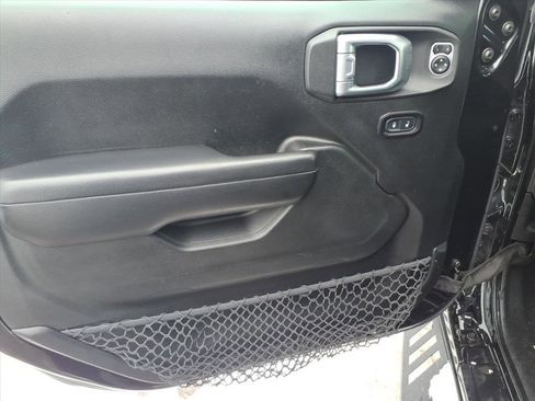 Used 2018 Jeep Wrangler Unlimited Sport S image 11