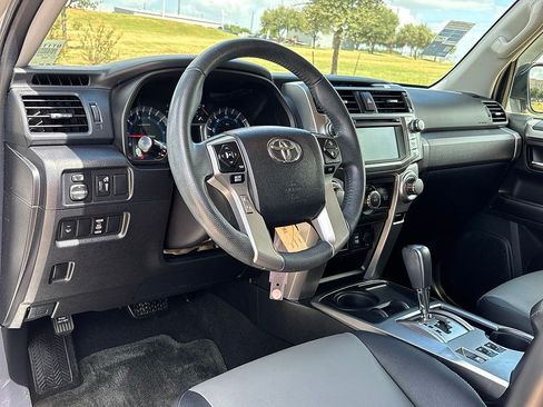 Used 2016 Toyota 4Runner SR5 Premium RWD image 11