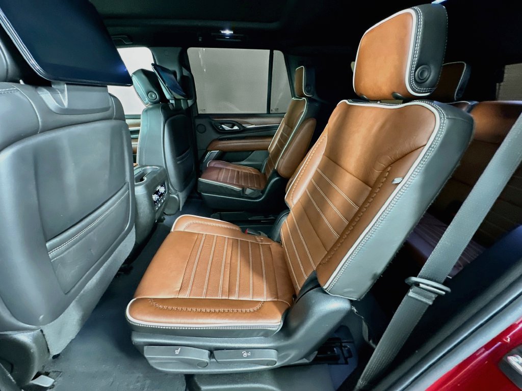 Used 2023 GMC Yukon Denali Ultimate AWD/4WD image 24