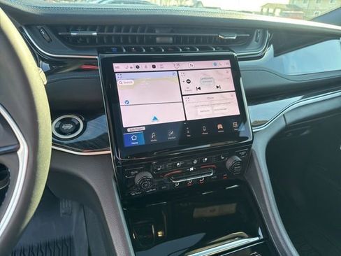 Used 2024 Jeep Grand Cherokee Trailhawk w/ Luxury Tech Group III image 25