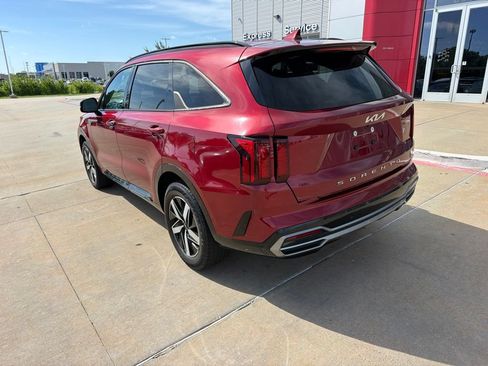 Used 2022 Kia Sorento S FWD image 3