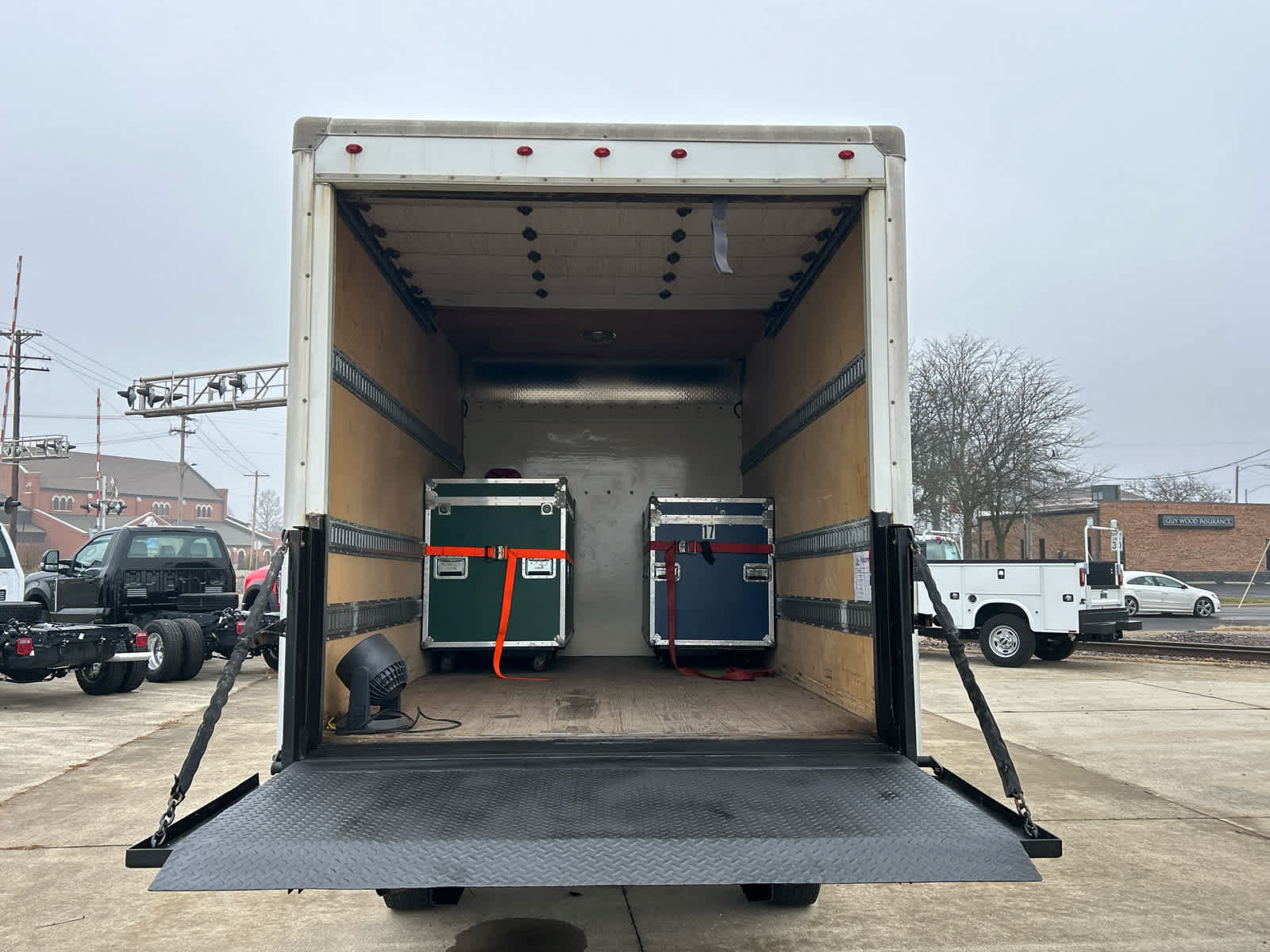 Used 2015 GMC Savana 3500 RWD image 6