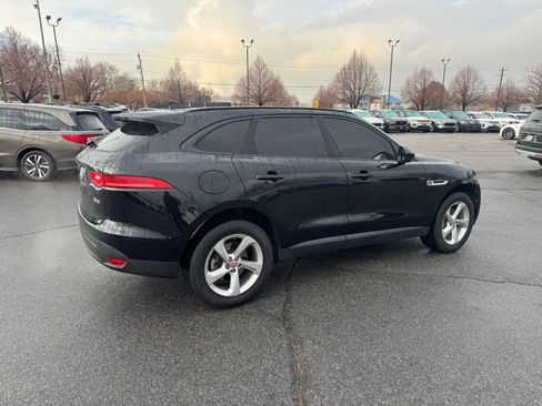 Used 2018 Jaguar F-PACE Premium image 5