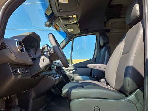 New 2025 Mercedes-Benz Sprinter 2500 image 16