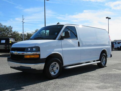 Used 2024 Chevrolet Express 2500 w/ Driver Convenience Package image 3