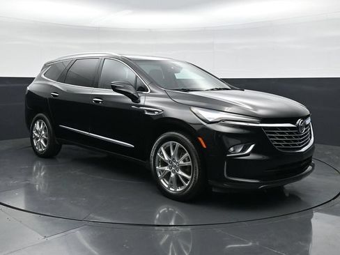 Used 2023 Buick Enclave Essence w/ Experience Buick Package FWD image 3
