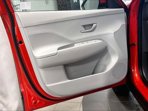 Used 2024 Hyundai Kona SEL w/ Convenience Package image 9