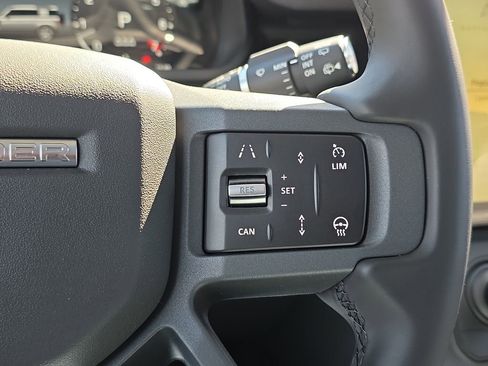 New 2026 Land Rover Defender 110 X-Dynamic SE image 17