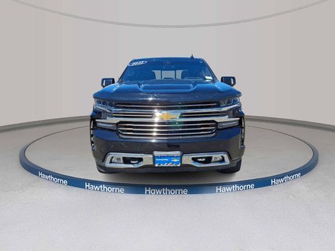 Used 2022 Chevrolet Silverado 1500 High Country w/ Technology Package AWD/4WD image 2