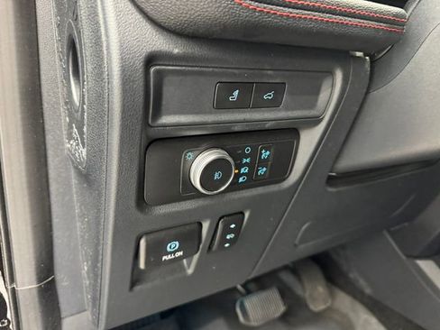 Used 2022 Ford Expedition Limited image 36