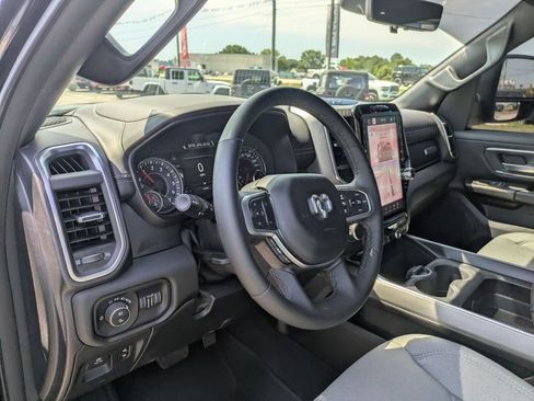 Used 2025 RAM 1500 Big Horn AWD/4WD image 15