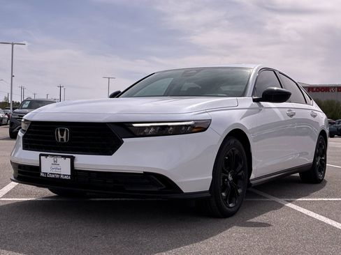 Certified 2025 Honda Accord SE image 11