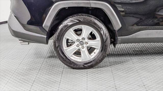 Used 2019 Toyota RAV4 XLE FWD image 35