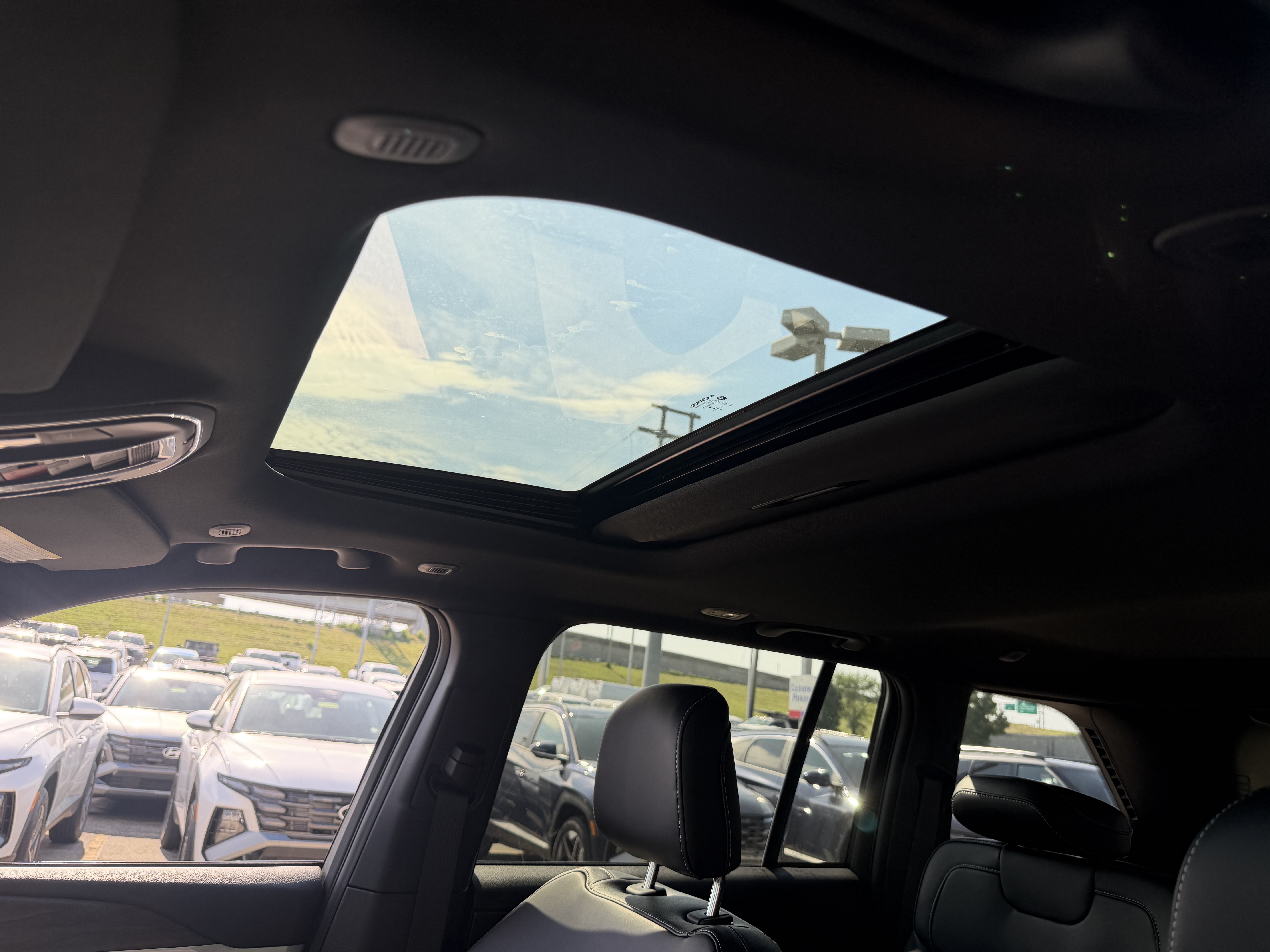 New 2026 Jeep Grand Cherokee Altitude AWD/4WD image 33
