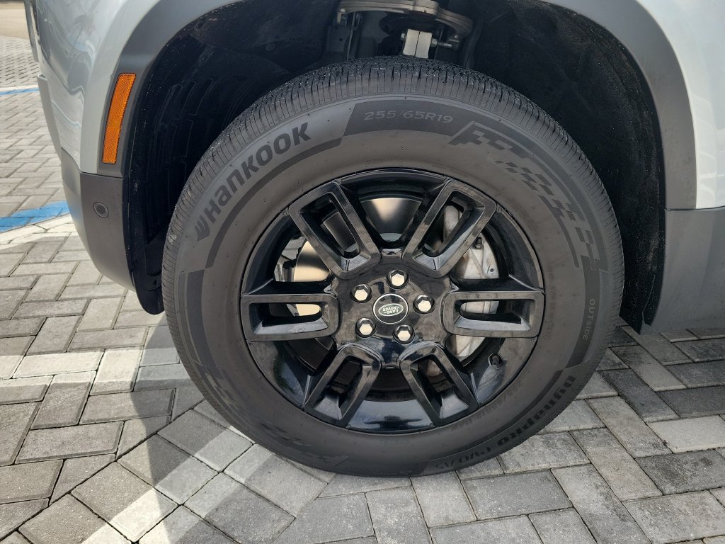 Certified 2024 Land Rover Defender 110 S AWD/4WD image 12