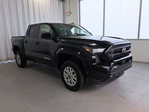 Used 2024 Toyota Tacoma SR5 RWD image 5