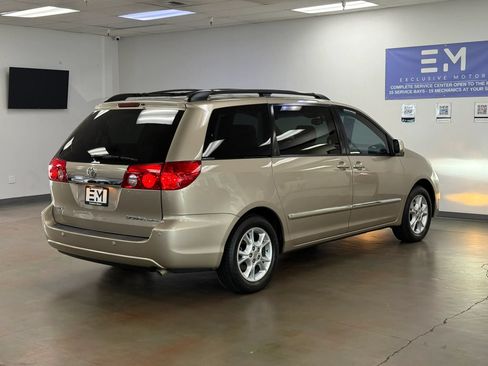 Used 2006 Toyota Sienna XLE Limited FWD image 6