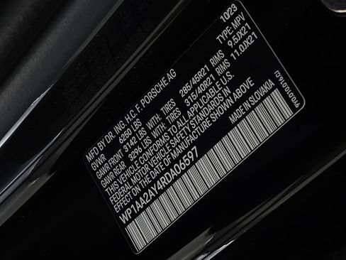 Used 2024 Porsche Cayenne AWD/4WD image 33