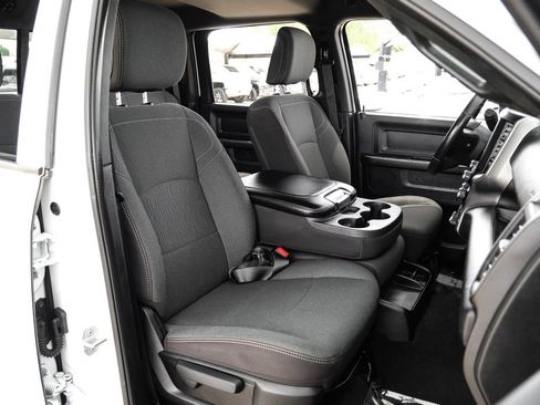 Used 2024 RAM 3500 Tradesman w/ Chrome Appearance Group AWD/4WD image 34