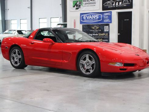 Used 1999 Chevrolet Corvette Coupe w/ Memory Pkg RWD image 32