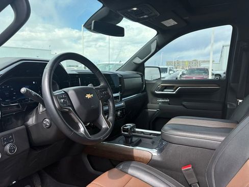 Used 2023 Chevrolet Silverado 1500 High Country w/ High Country Premium Package AWD/4WD image 10