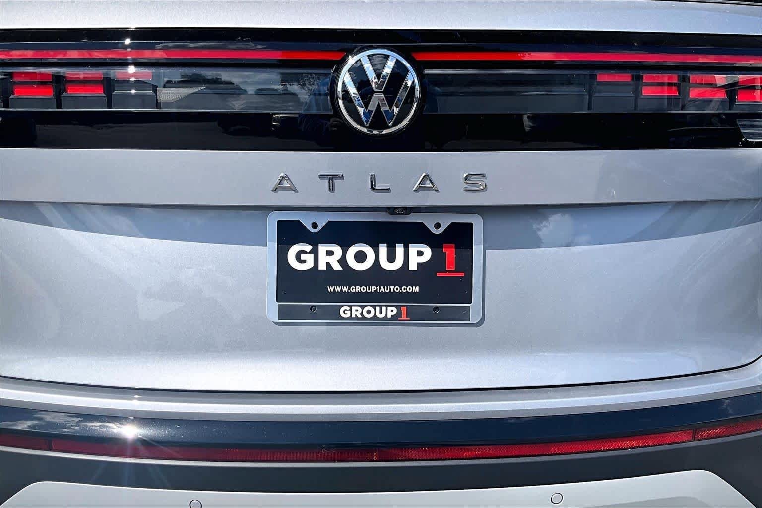 New 2027 Volkswagen Atlas SE FWD image 15