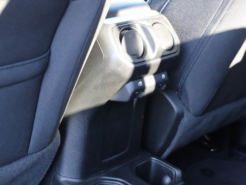 Used 2023 Jeep Gladiator Sport image 18