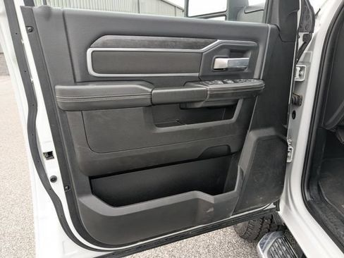 Used 2024 RAM 2500 Big Horn AWD/4WD image 24