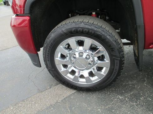 Used 2019 GMC Sierra 2500 Denali w/ Duramax Plus Package AWD/4WD image 16