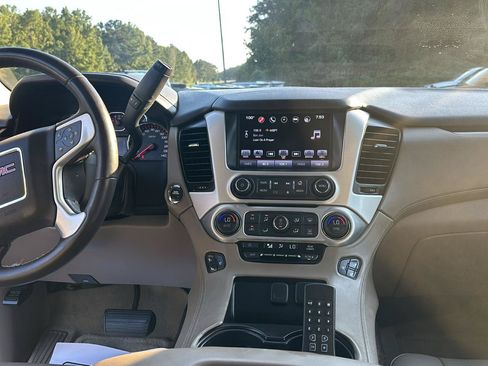 Used 2016 GMC Yukon SLT w/ Open Road Package AWD/4WD image 19