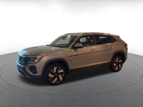 Used 2025 Volkswagen Atlas Cross Sport SE image 8