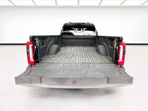 Used 2025 Ford F350 Platinum w/ FX4 Off-Road Package AWD/4WD image 18