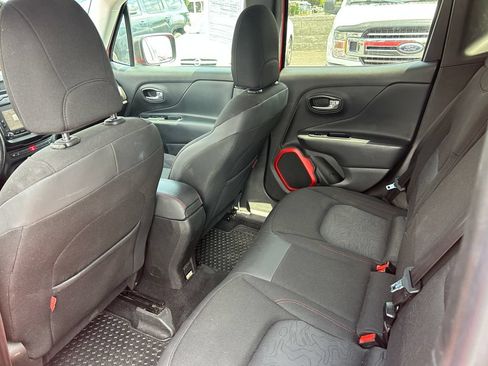 Used 2016 Jeep Renegade Trailhawk AWD/4WD image 28