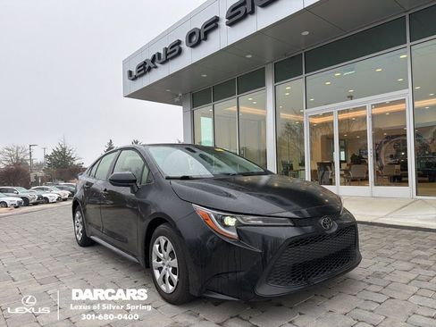 Used 2022 Toyota Corolla LE image 1