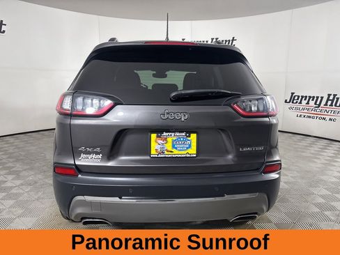 Used 2022 Jeep Cherokee Limited w/ Mopar Interior Package AWD/4WD image 6
