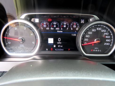 Used 2020 Chevrolet Silverado 2500 LTZ image 36