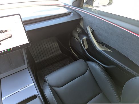 Used 2025 Tesla Model 3 Performance AWD/4WD image 17