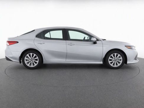 Used 2025 Toyota Camry LE AWD/4WD image 5