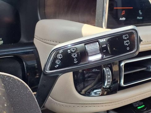 Certified 2021 Lincoln Nautilus Reserve w/ Equipment Group 202A image 23