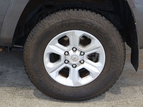 Used 2018 Toyota 4Runner SR5 Premium image 44