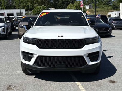 Used 2025 Jeep Grand Cherokee Altitude