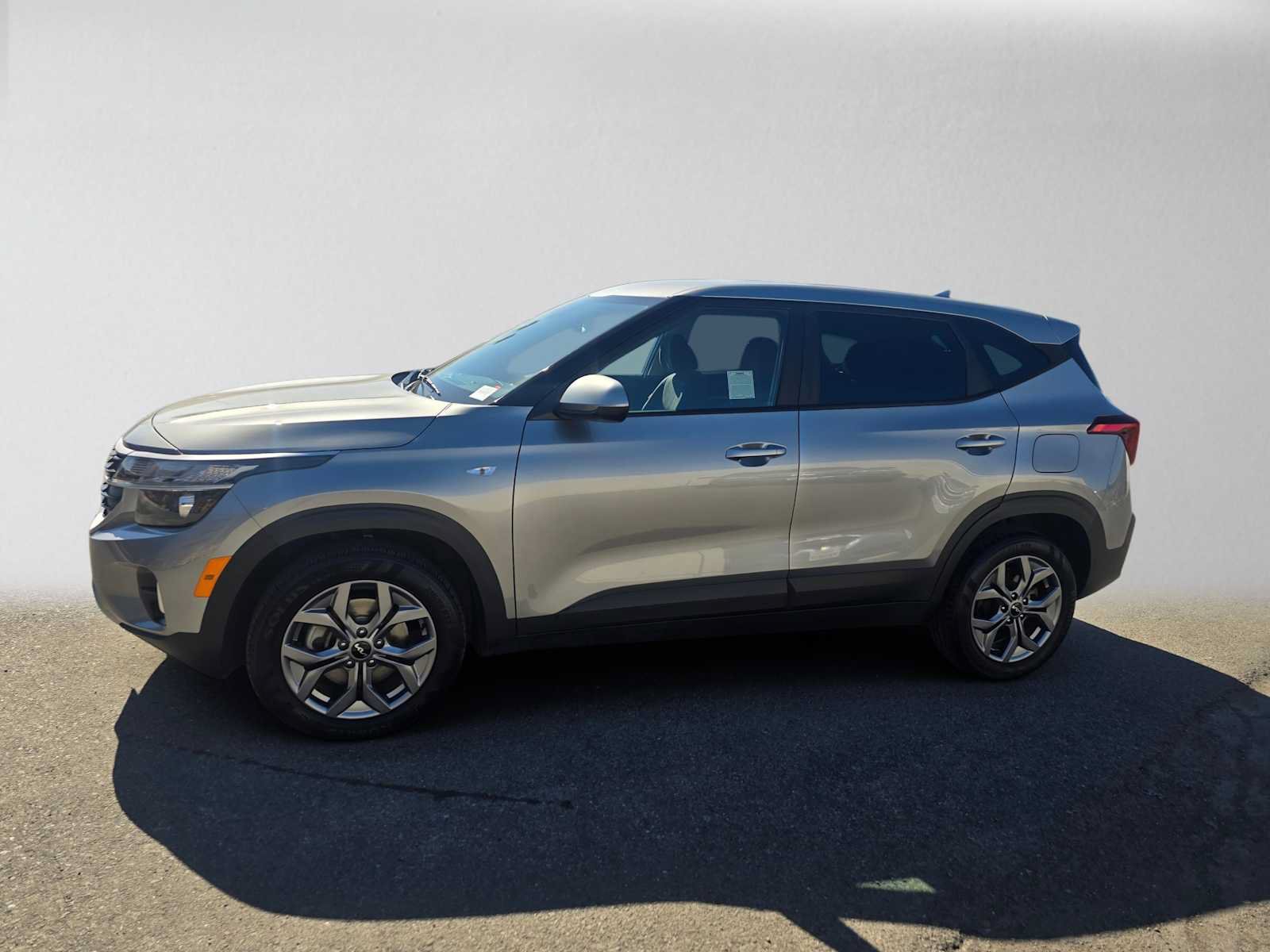 Used 2024 Kia Seltos LX AWD/4WD image 6