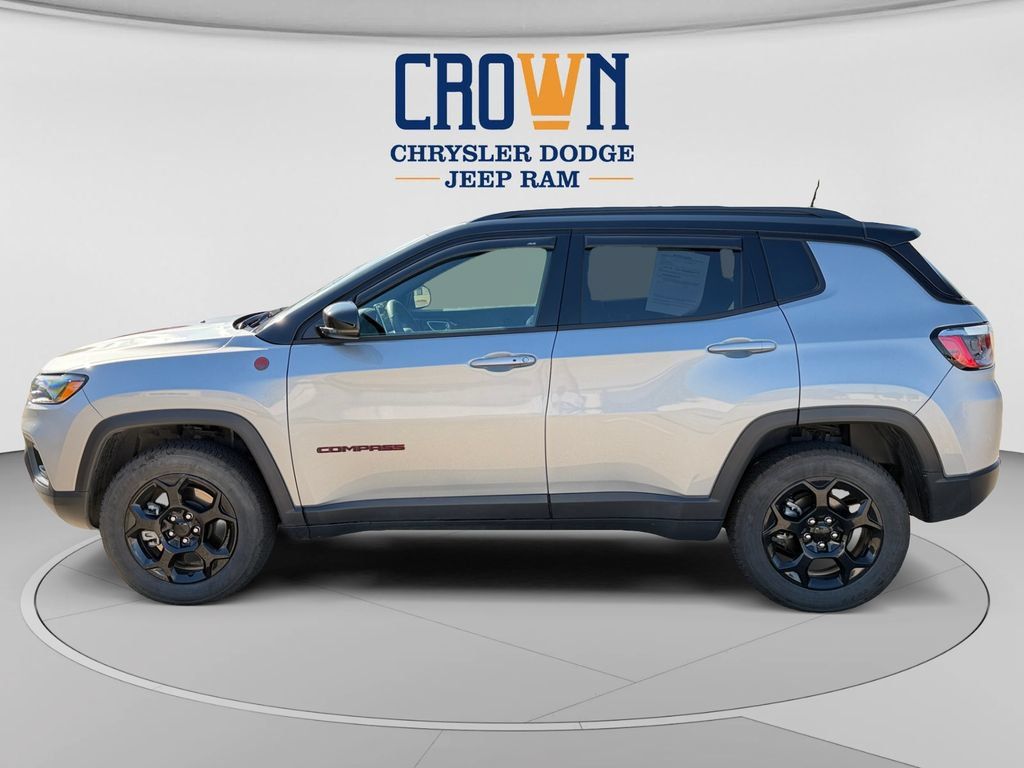 Used 2024 Jeep Compass Trailhawk AWD/4WD image 6