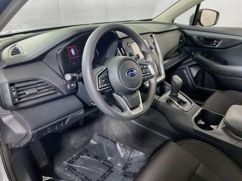 Used 2024 Subaru Outback AWD/4WD image 9