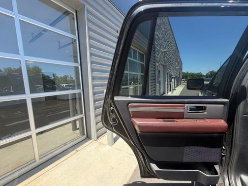 Used 2016 Ford Expedition Platinum AWD/4WD image 12
