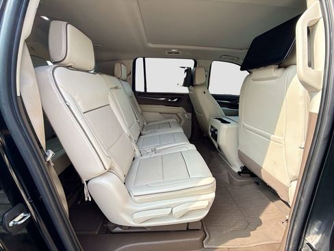Used 2023 GMC Yukon XL Denali AWD/4WD image 36