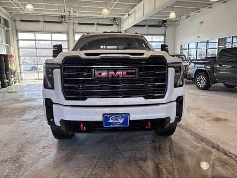 Used 2025 GMC Sierra 3500 AT4 w/ AT4 Premium Plus Package image 8